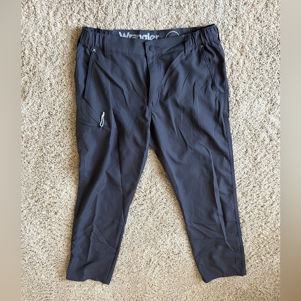 Wrangler hiking pants new without tags Men’s 32x32